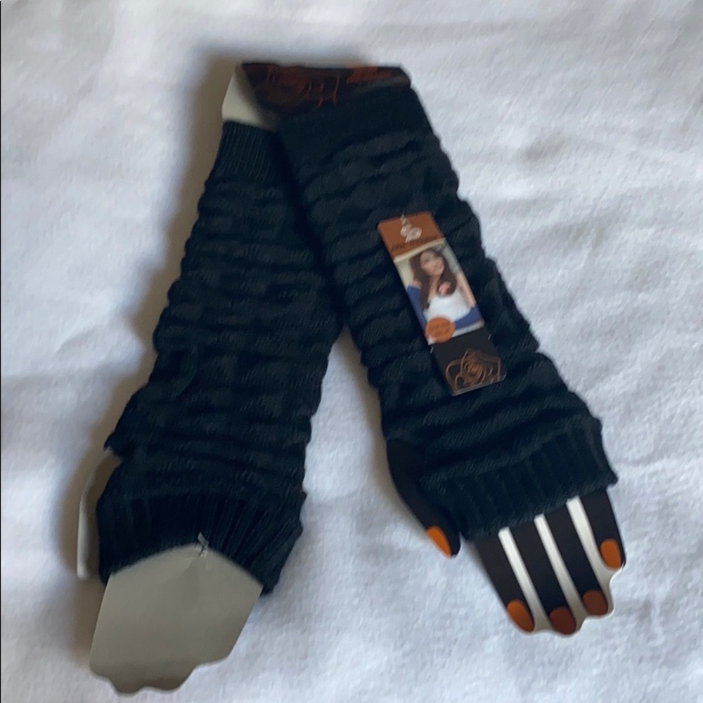 SALE 2/$27 3/$37 Black Stretchy Comfy Arm Warmers